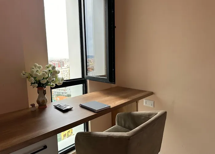 Daylight Τίρανα